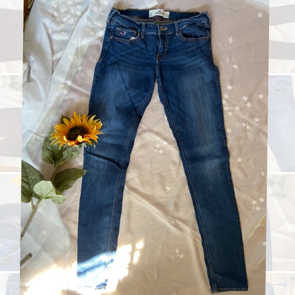 SALE💖Low Rise Hollister Blue Jeans 🌸